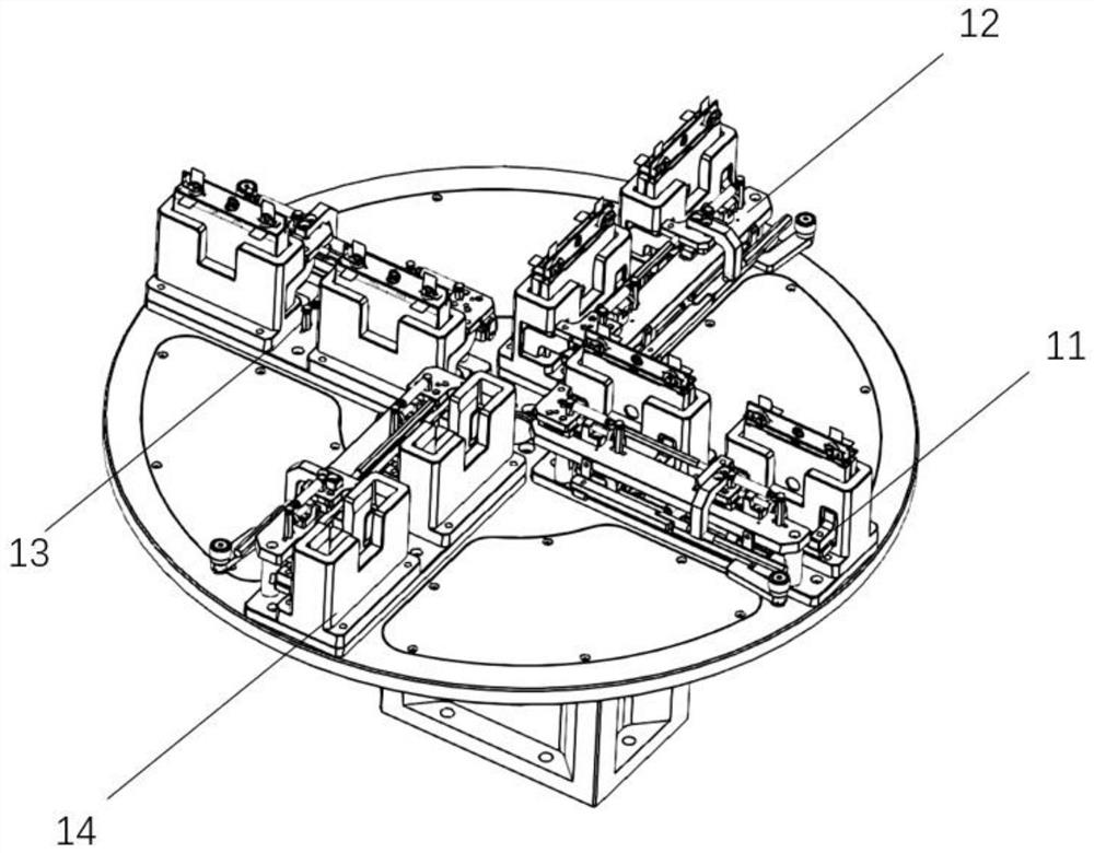 Shell assembling mechanism for assembling battery cells into shelsl