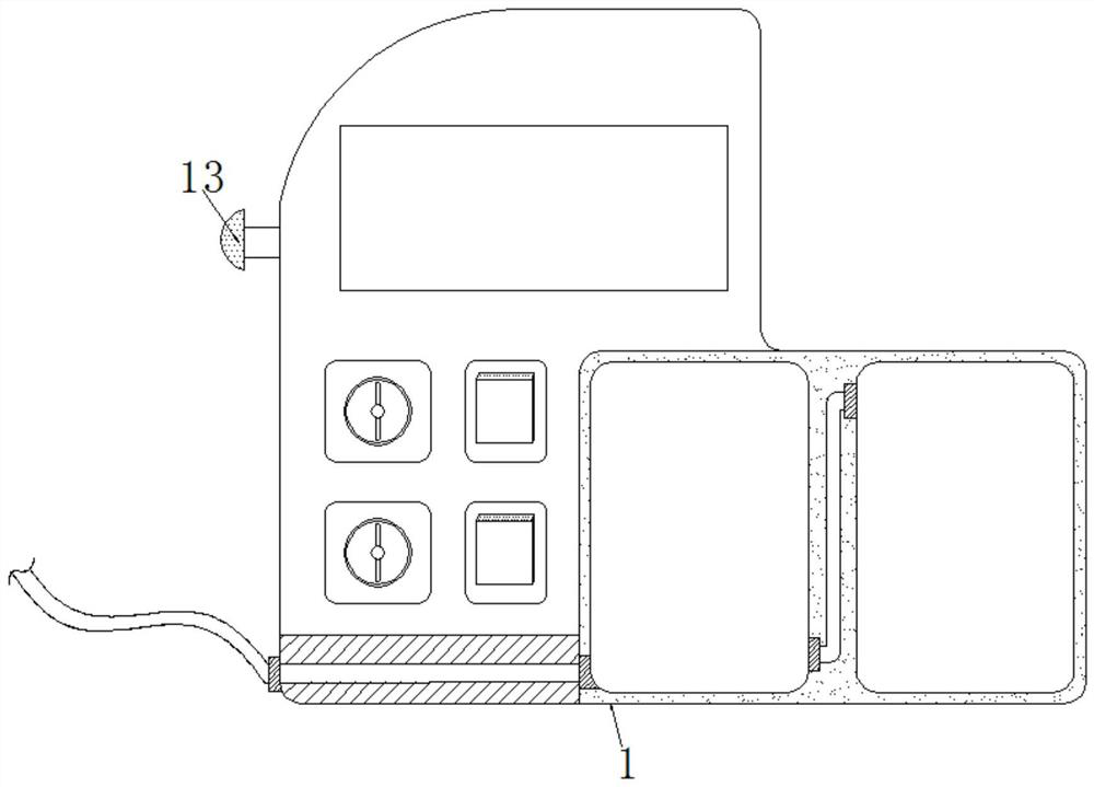 Surgical urine suction device capable of generating negative pressure and adjusting strength based on intermittent movement