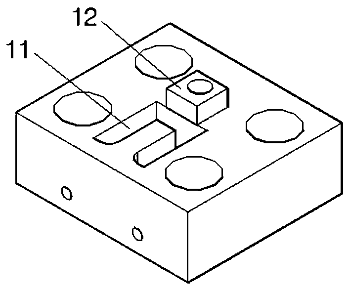 Preforming device for copper flat wire precision welding