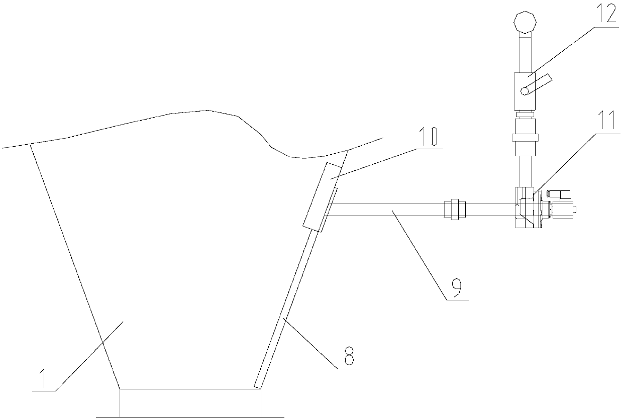 Inner filtering dust remover provided with mechanical dust removal mechanism