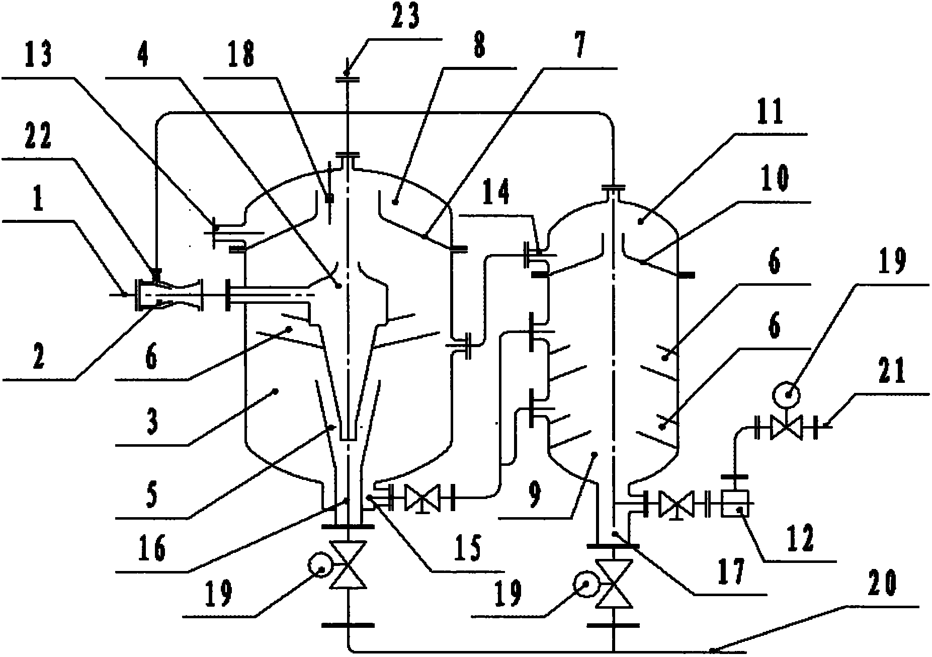 Full-automatic and unpowered sealed type oil-water separator