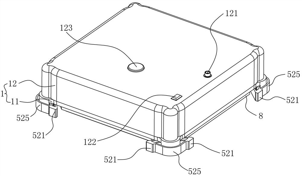 Cleaning device with edge and omnidirectional obstacle detection