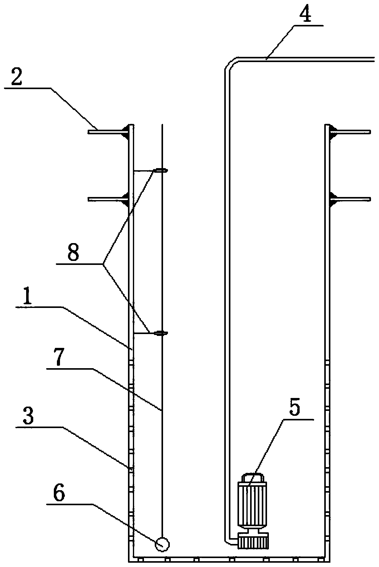 Soakaway pit dewatering device and soakaway pit construction method