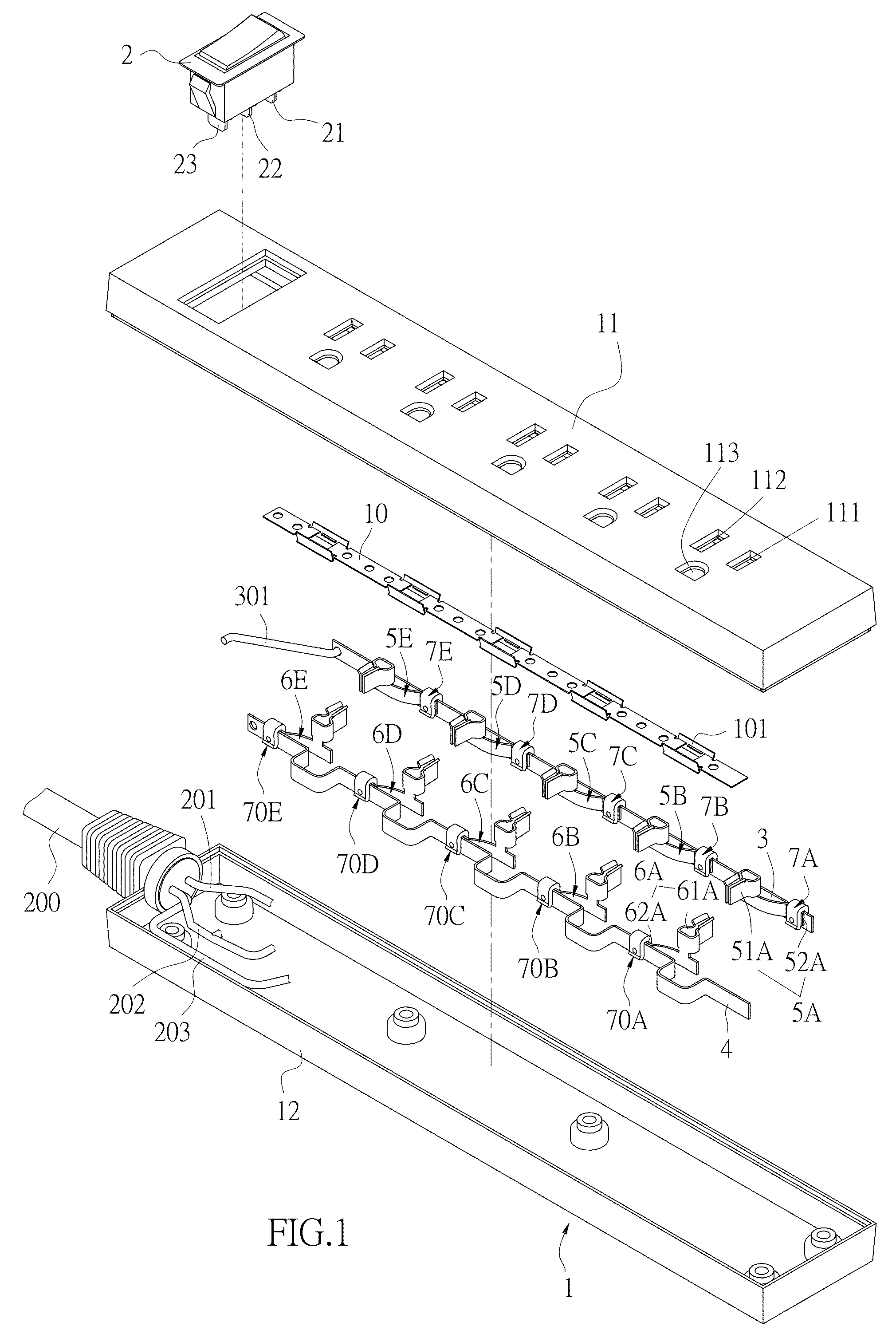 Socket having overheating destructive limiting element