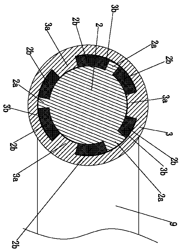 A feed door device for a tank-type food waste container dedicated to a vertical station