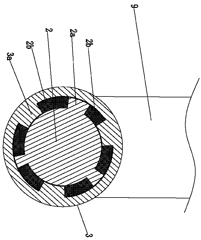 A feed door device for a tank-type food waste container dedicated to a vertical station