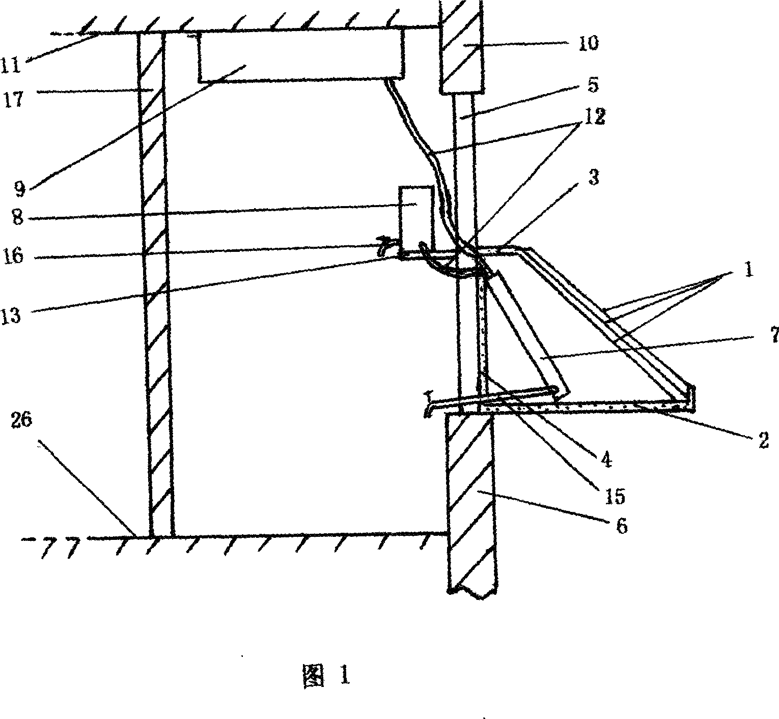 Multiple green house solar energy heat utilizing device combined with building