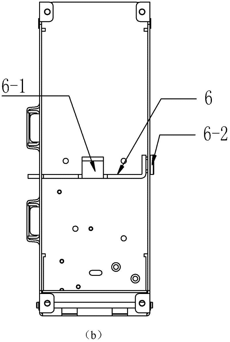 Mechanism for preventing card from overturning in card case