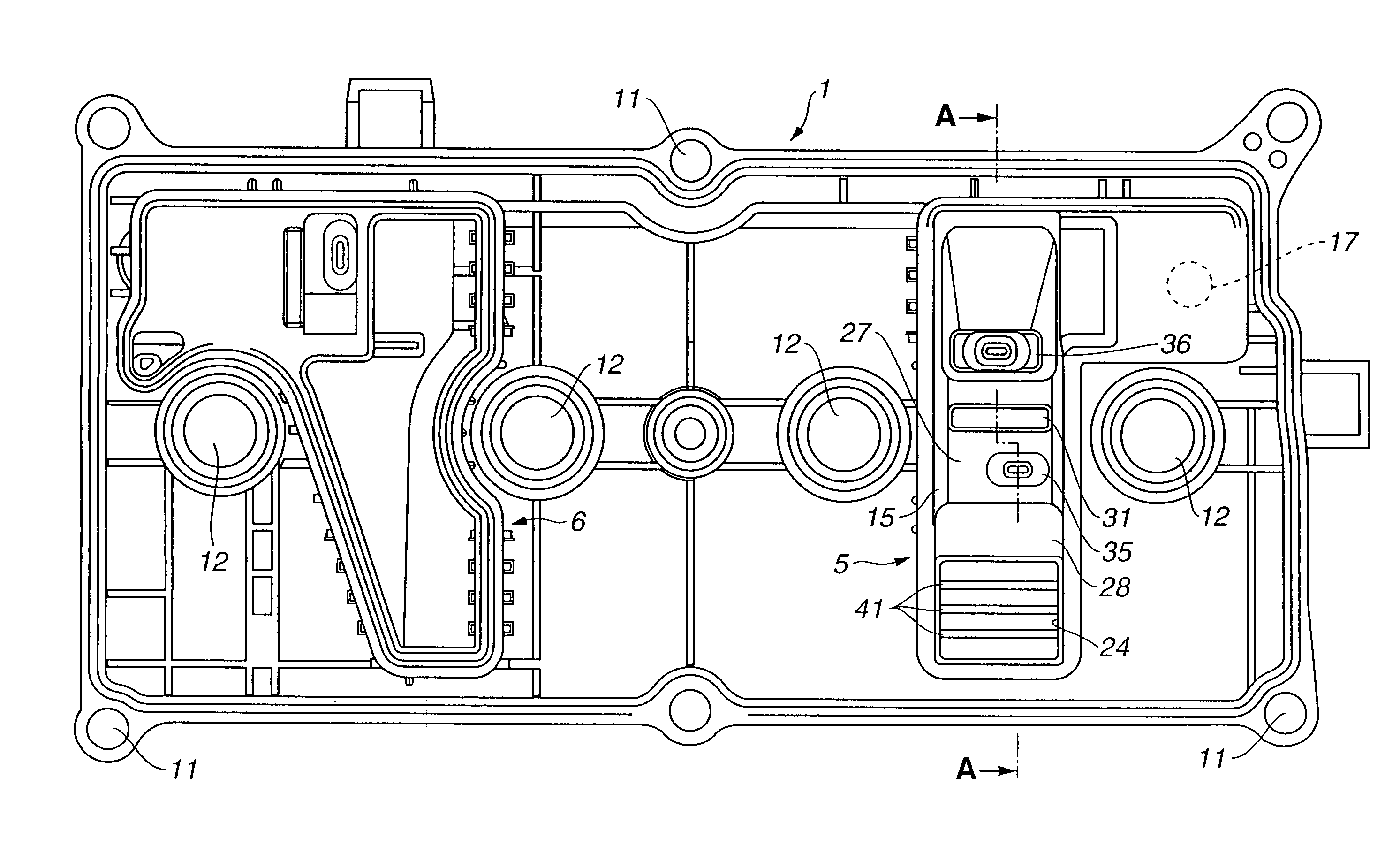 Oil separator combined with cylinder head cover