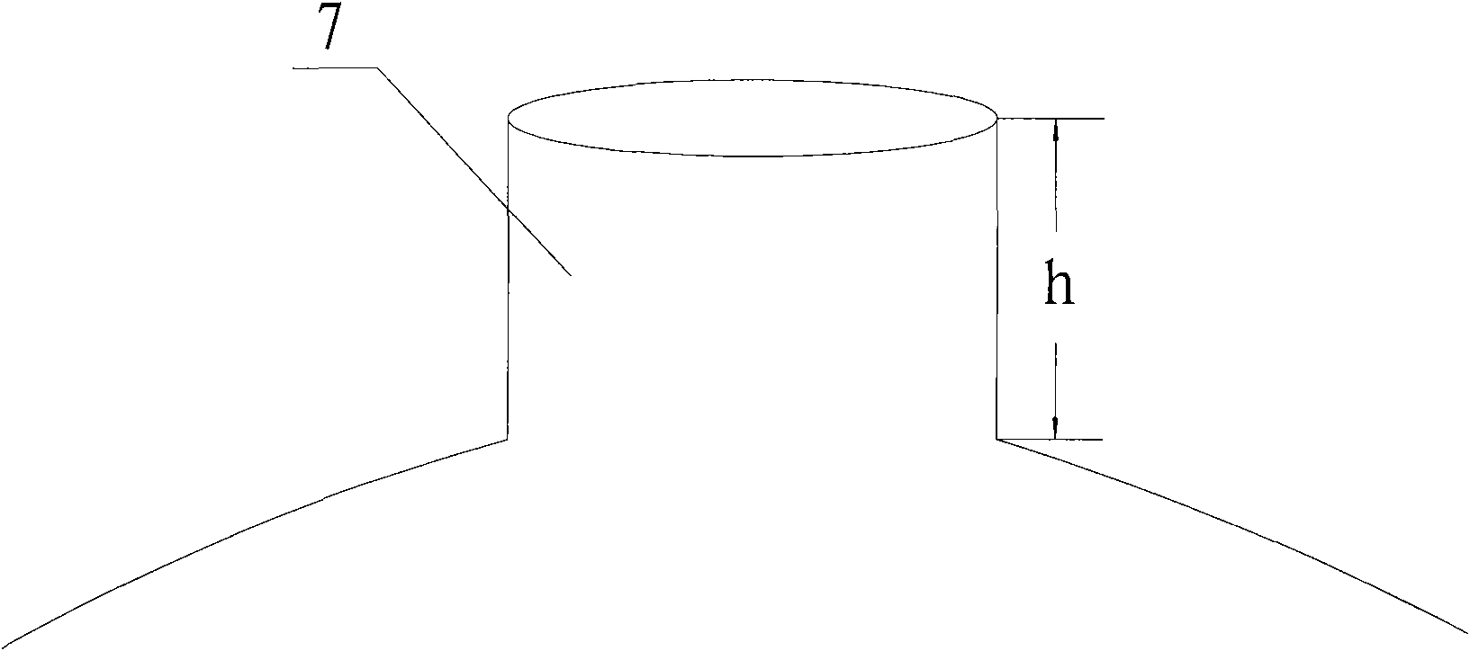 Fire extinguishing device and seal method thereof