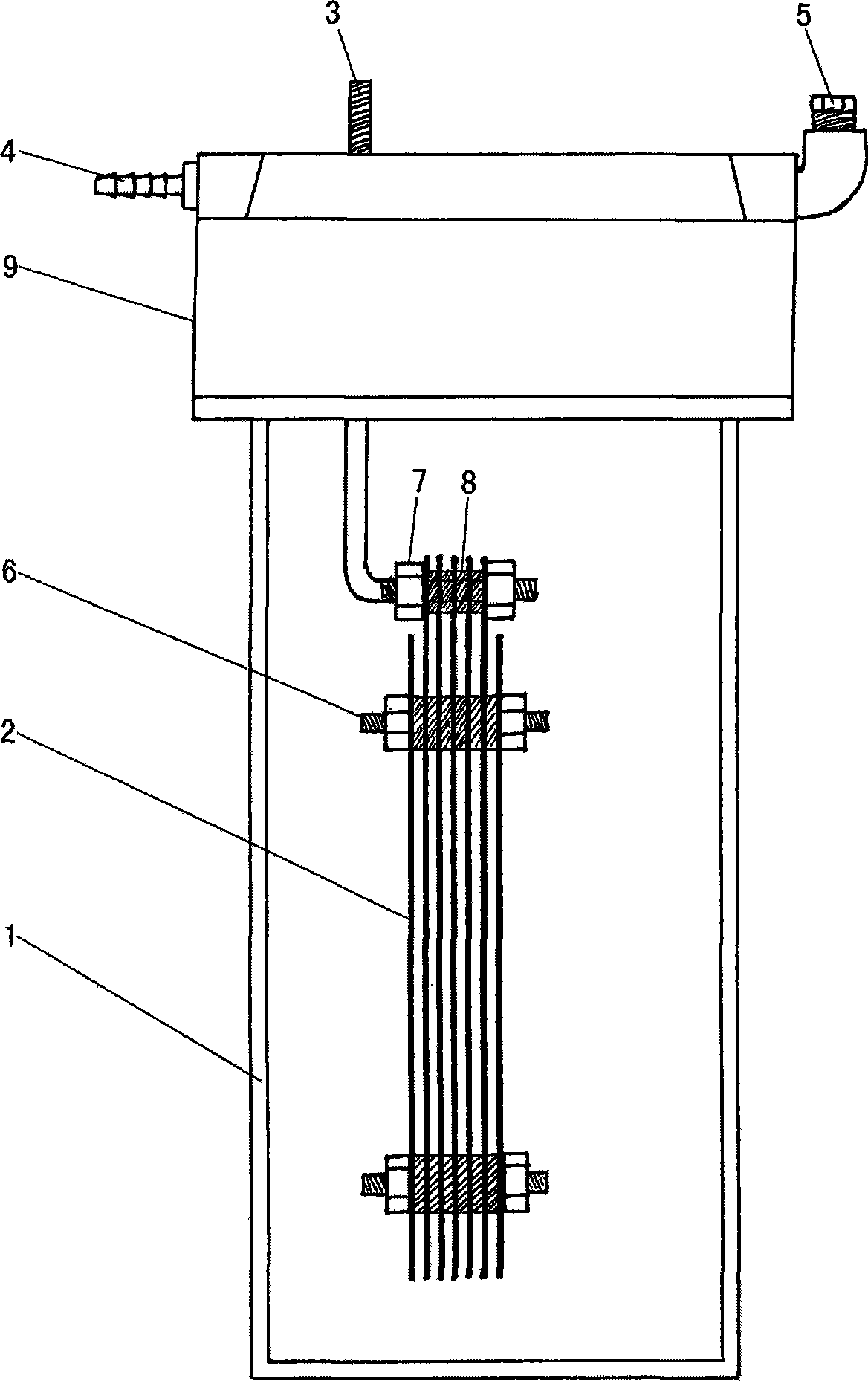 Energy-saving device for producing oxyhydrogen combustion-supporting gas and method thereof