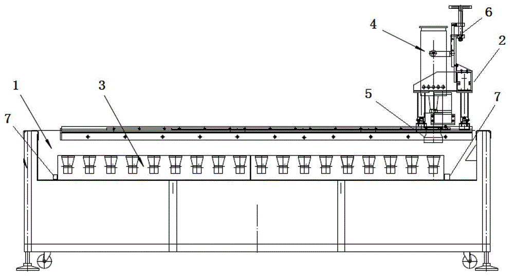 Energy-accumulation type ultrasonic cleaning device applied to spinneret plate in spinning industry