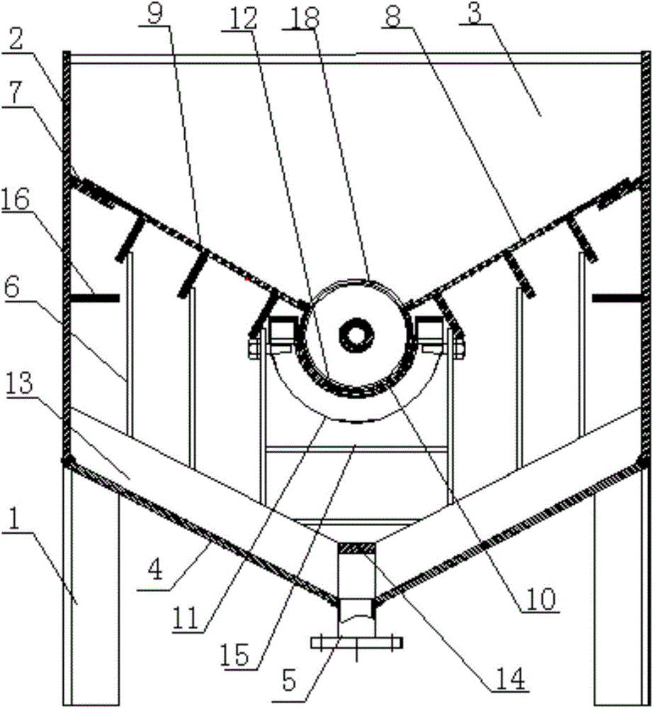 Product suction filtration slot filtration discharge mechanism