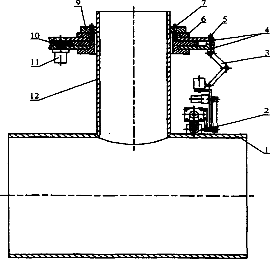 Robot automatic detection system of intersecting pipeline welded seam