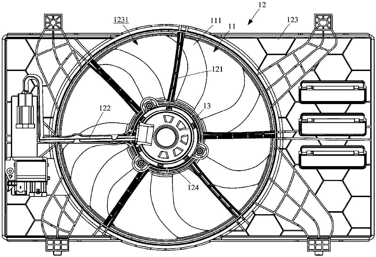 Low-rotation-noise cooling fan for automobile engine