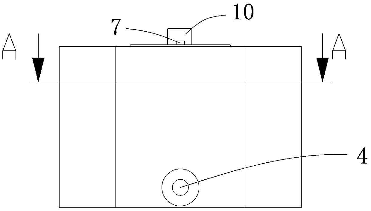 Ship lock floating access door device and automatic sinking and floating control method