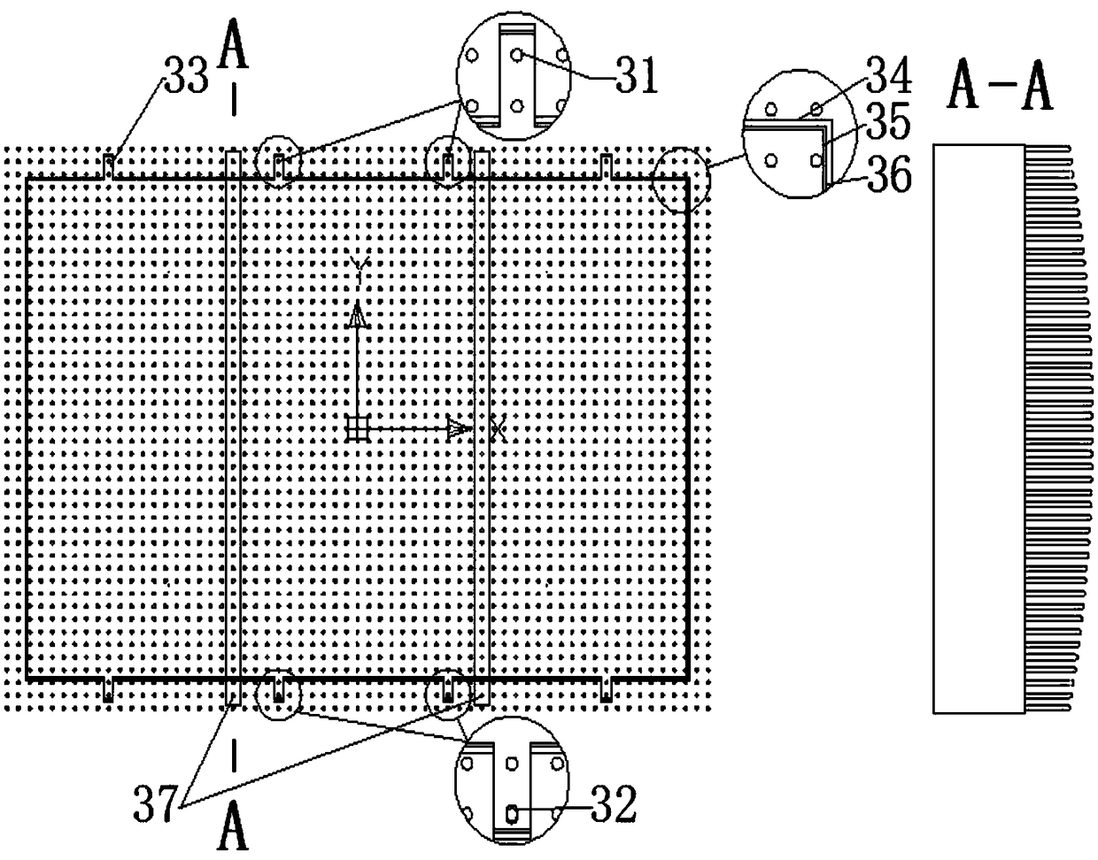 Composite honeycomb sandwich structure for oversized single-curved reflection surface and formation method thereof