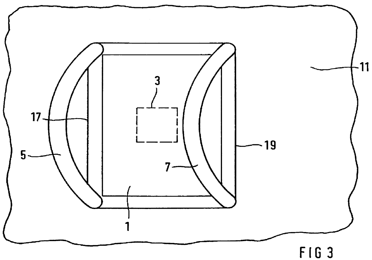 Device for the contactless transmission of data to mobile data carriers with system for preventing too close an approach