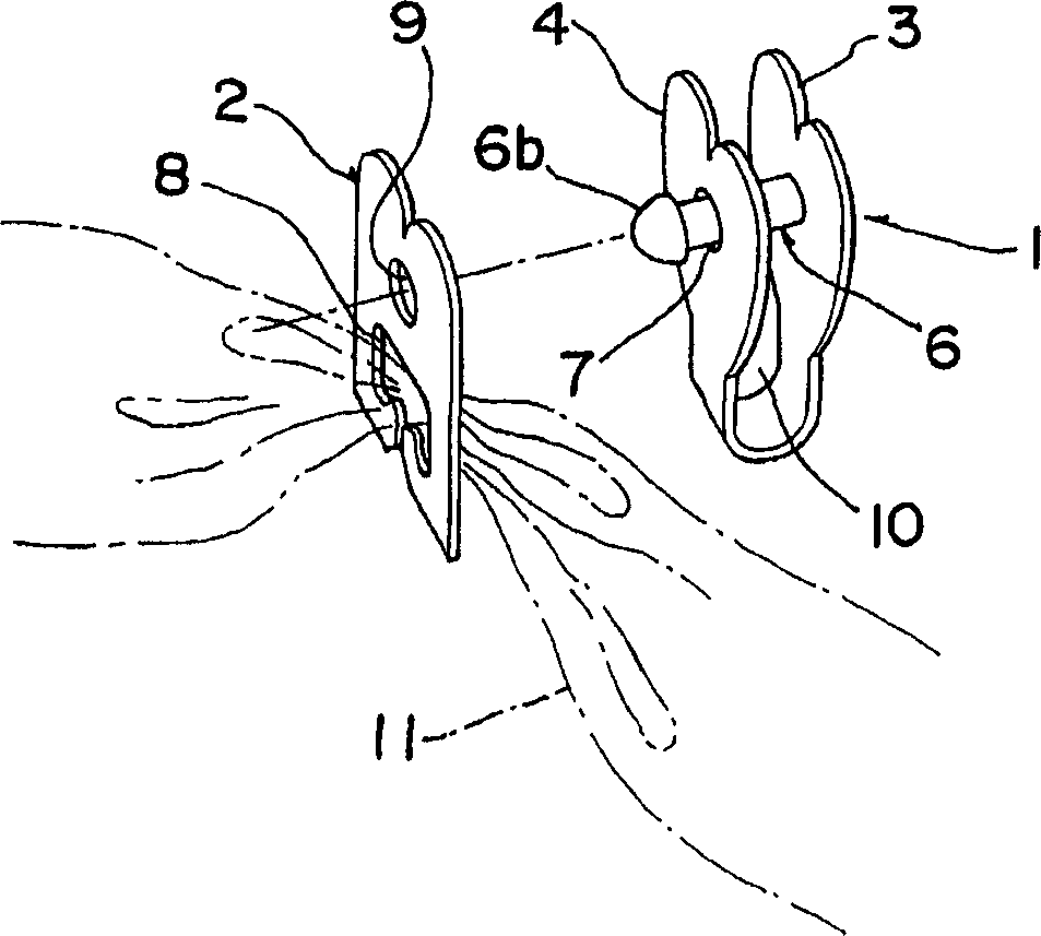 Decorative ribbon forming device, and decorative ribbon forming and mounting device