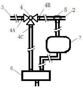 Auxiliary heating device capable of achieving heating-while-starting function of water heating system