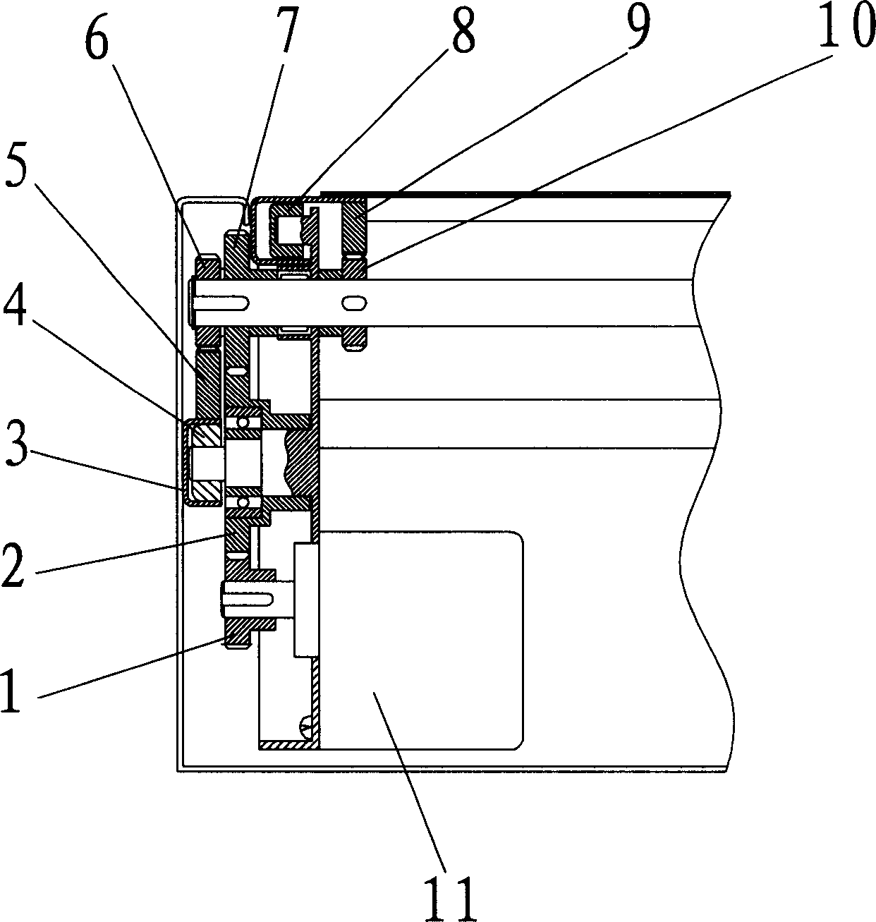 Operating table capable of automatically fetching patient