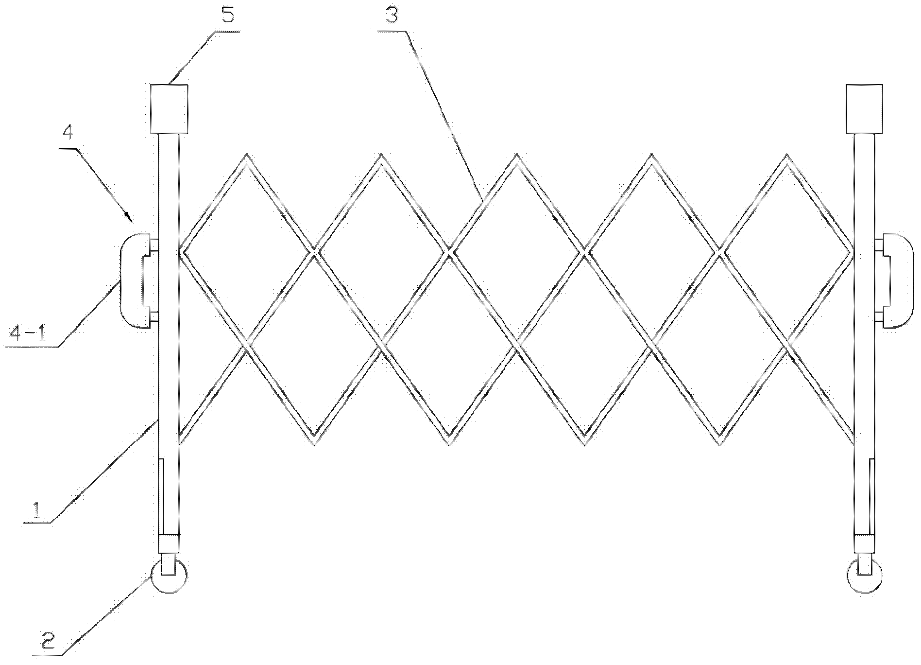 Insulating telescopic fence