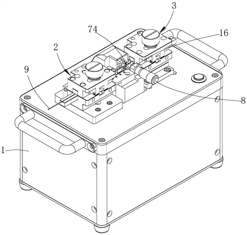 Optical fiber cutting device