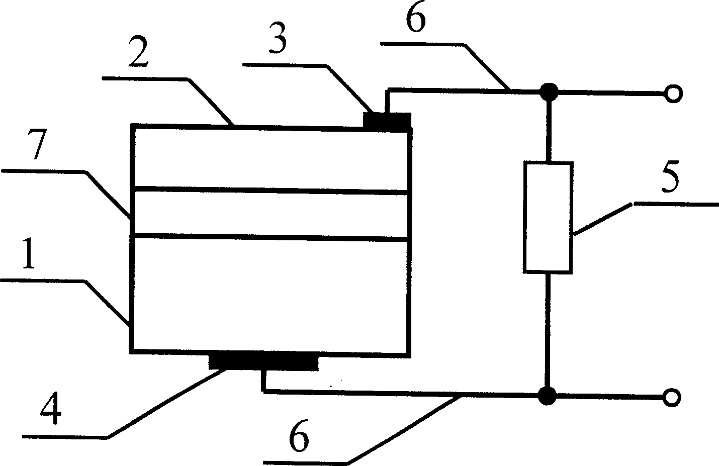 Fast response broad band laser detector made by oxide heterojunction material