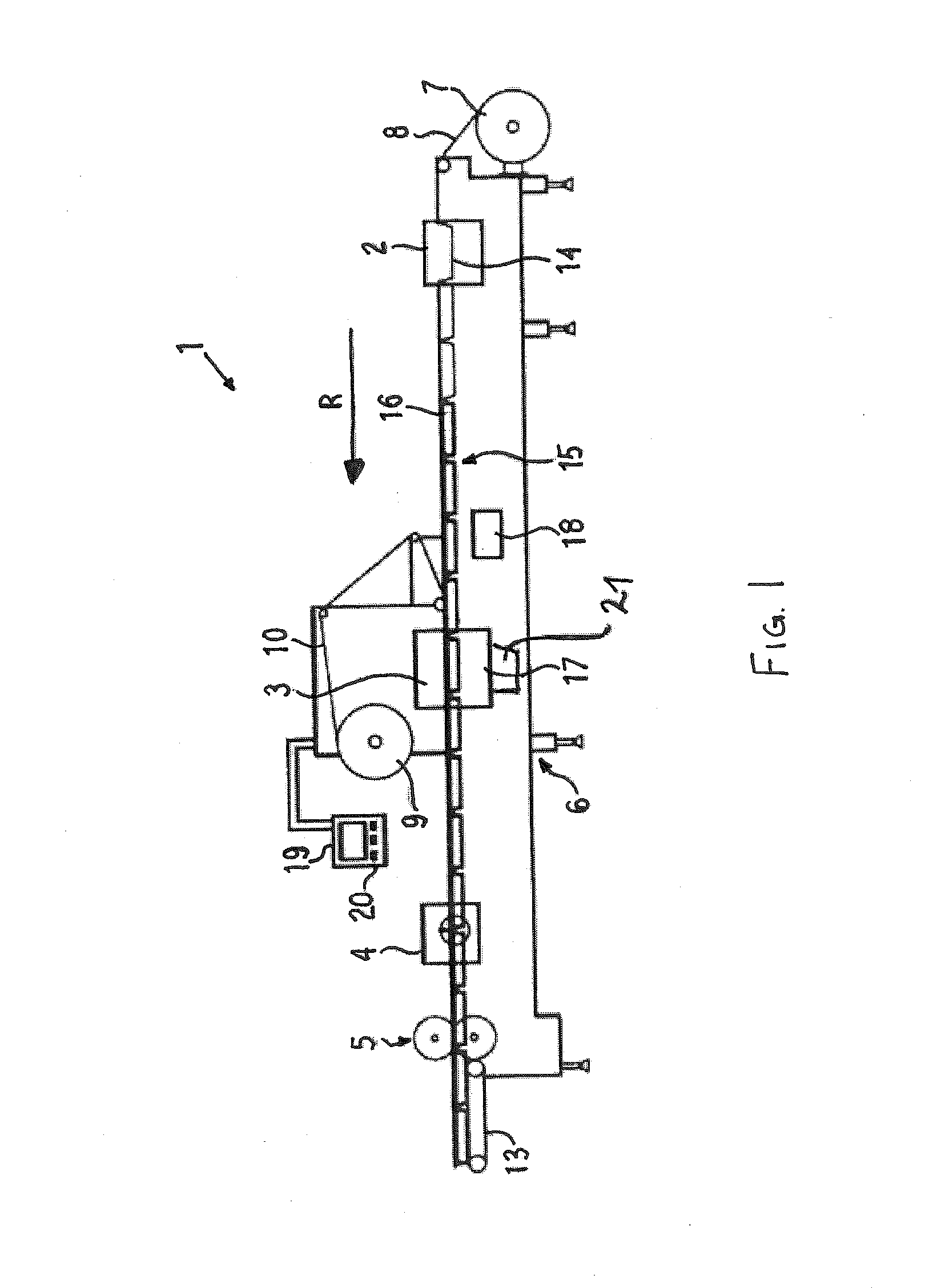 Deep-drawing packaging machine with sealing station and method