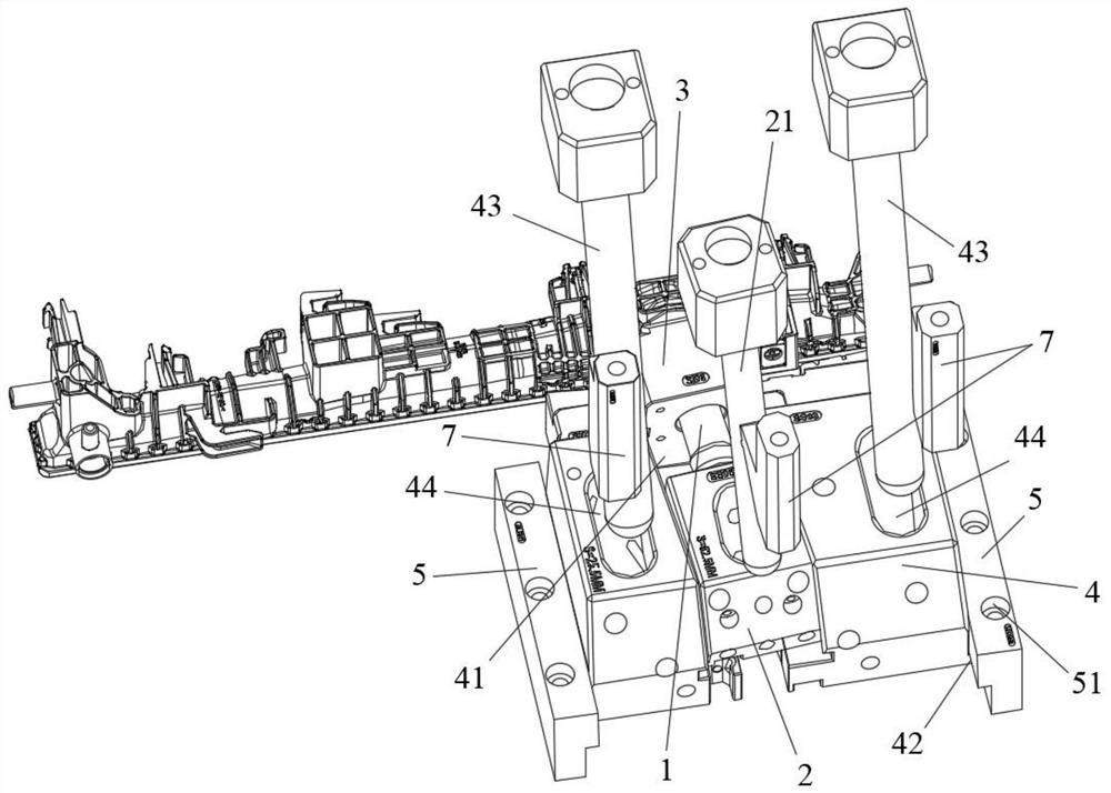 Pipe orifice whole-orifice mold of automobile heat exchange system and mold release method thereof