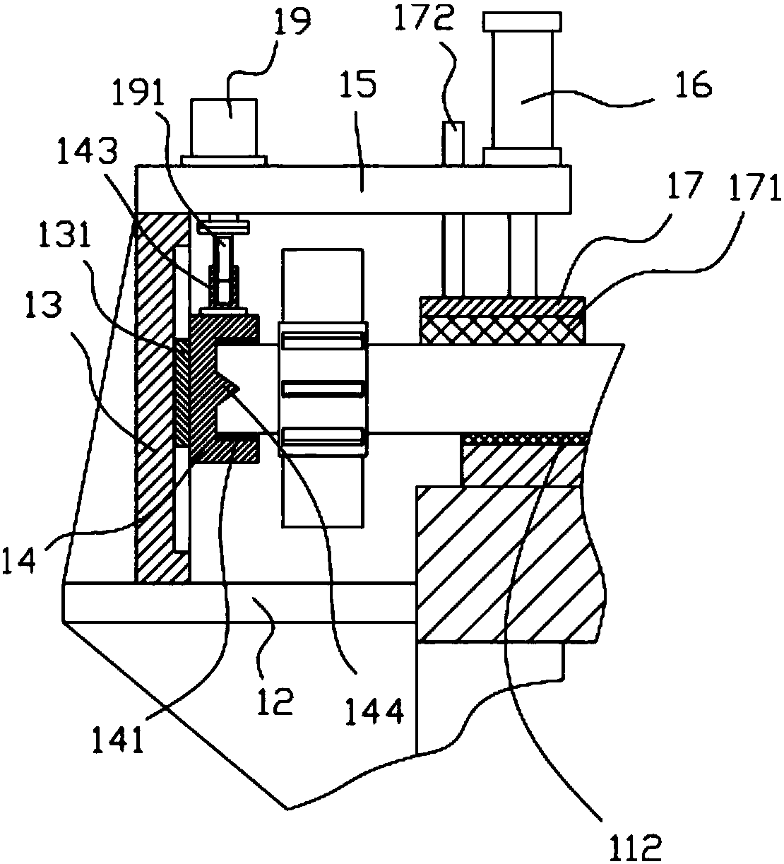 Lifting clamping mechanism for car gear shaft maintenance