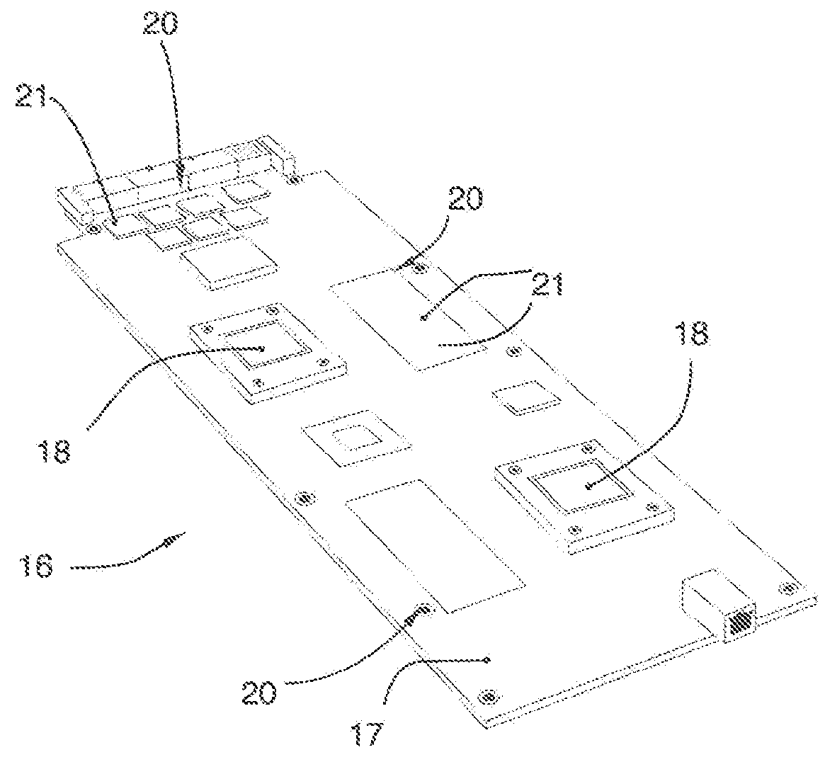 Cooling device with liquid for electronic cards, in particular for high performance processing units