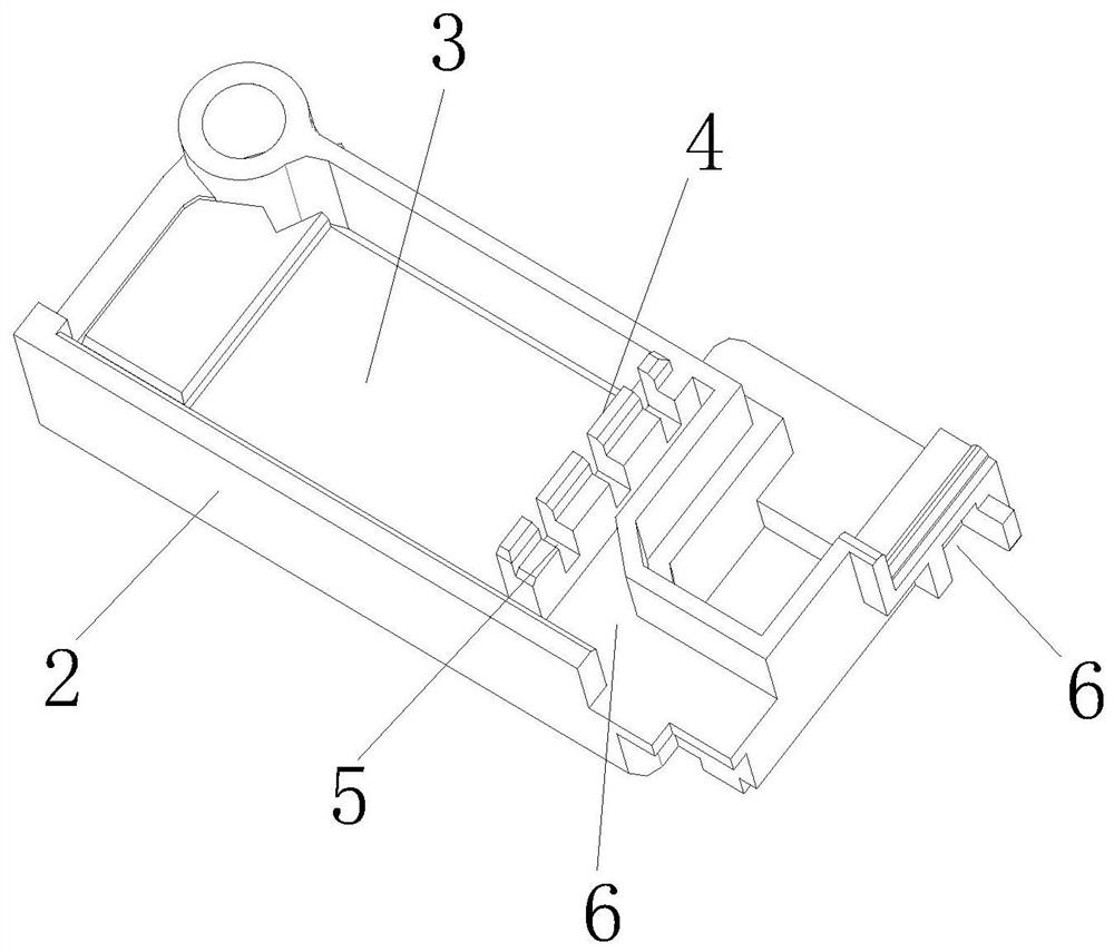 Arc striking channel of circuit breaker