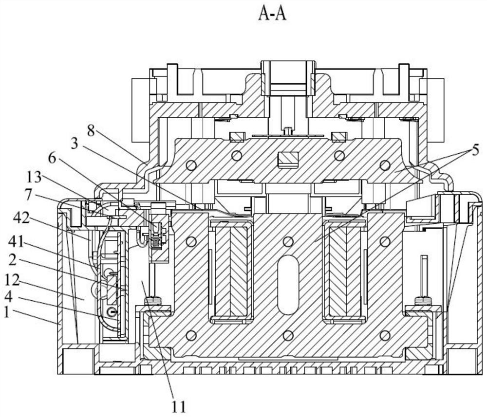 Circuit board mounting structure and contactor