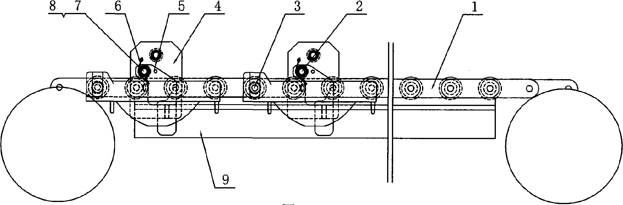 Self-adapting high-speed sorting mechanism for sorting fruits