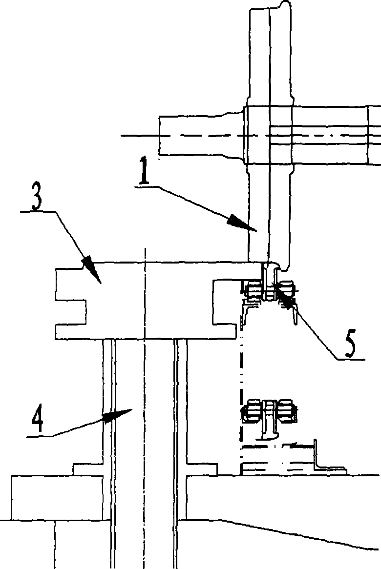 Elevating gear of mobile track