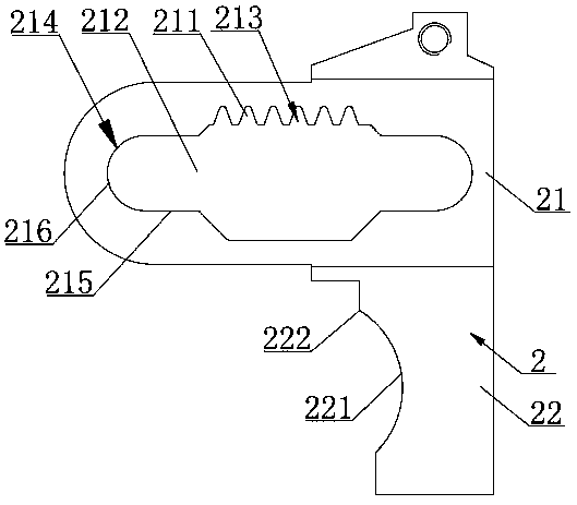 Bottle clamping mechanism used for clamping bottle opening