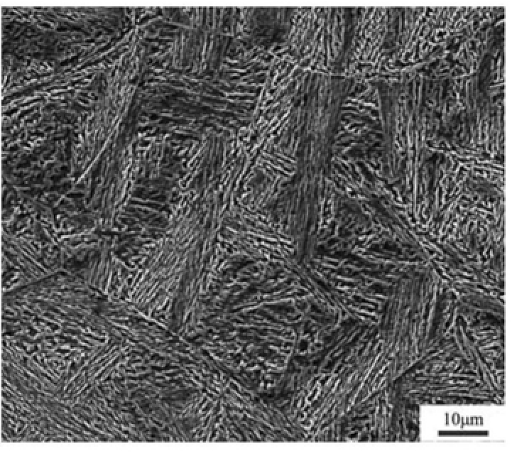 Bainitic steel for frog core rail and manufacturing method thereof