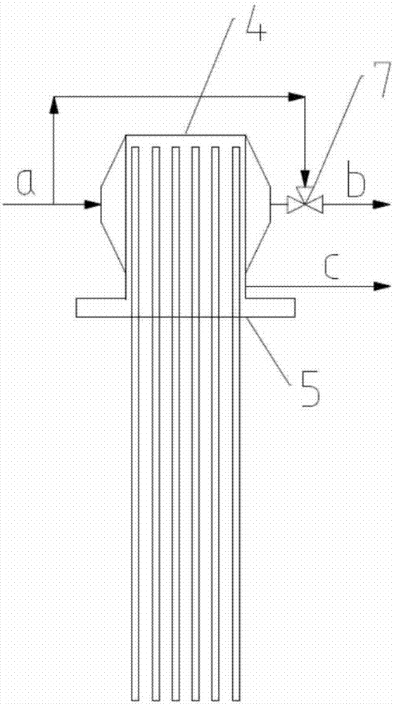 Single-tank fused salt heat storage type electric boiler capable of exchanging heat with heat tube as well as heat exchange method