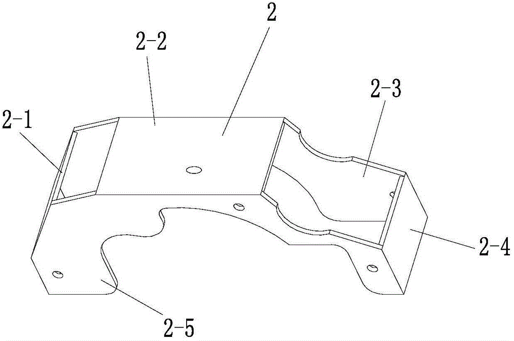 Centered-motor mounting mechanism of electric bicycle