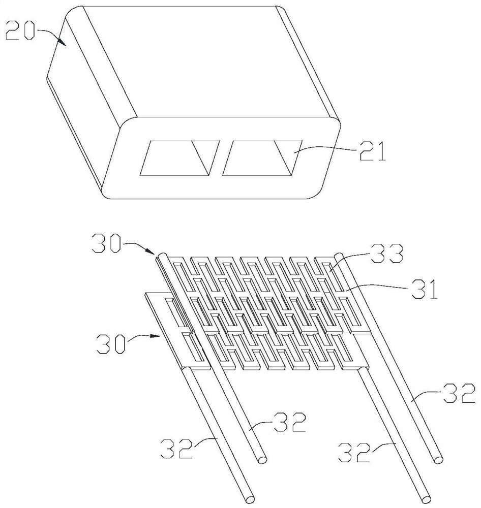 Multi-surface heating and atomizing assembly and atomizing and heating method thereof