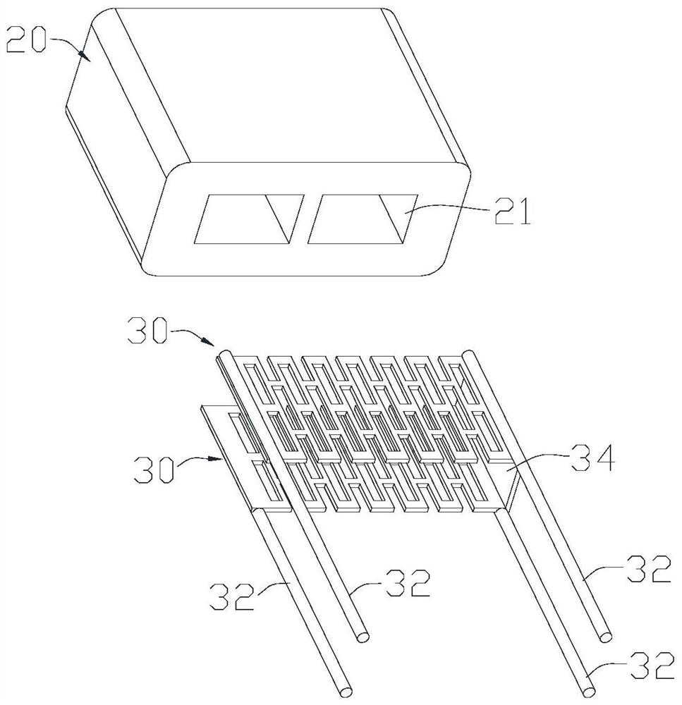 Multi-surface heating and atomizing assembly and atomizing and heating method thereof