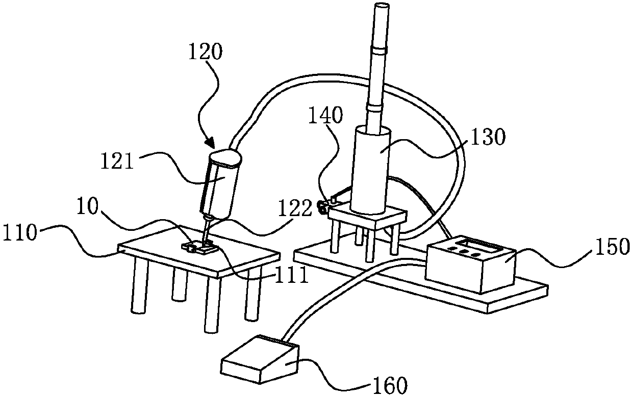 Glue outlet amount control device and method