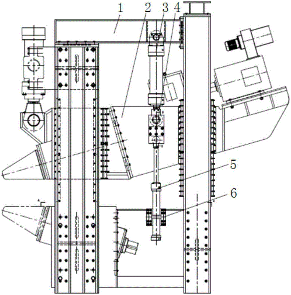 Gravity-hydraulic balancing device and method for an upper cone roll of a ring rolling mill and its transmission system