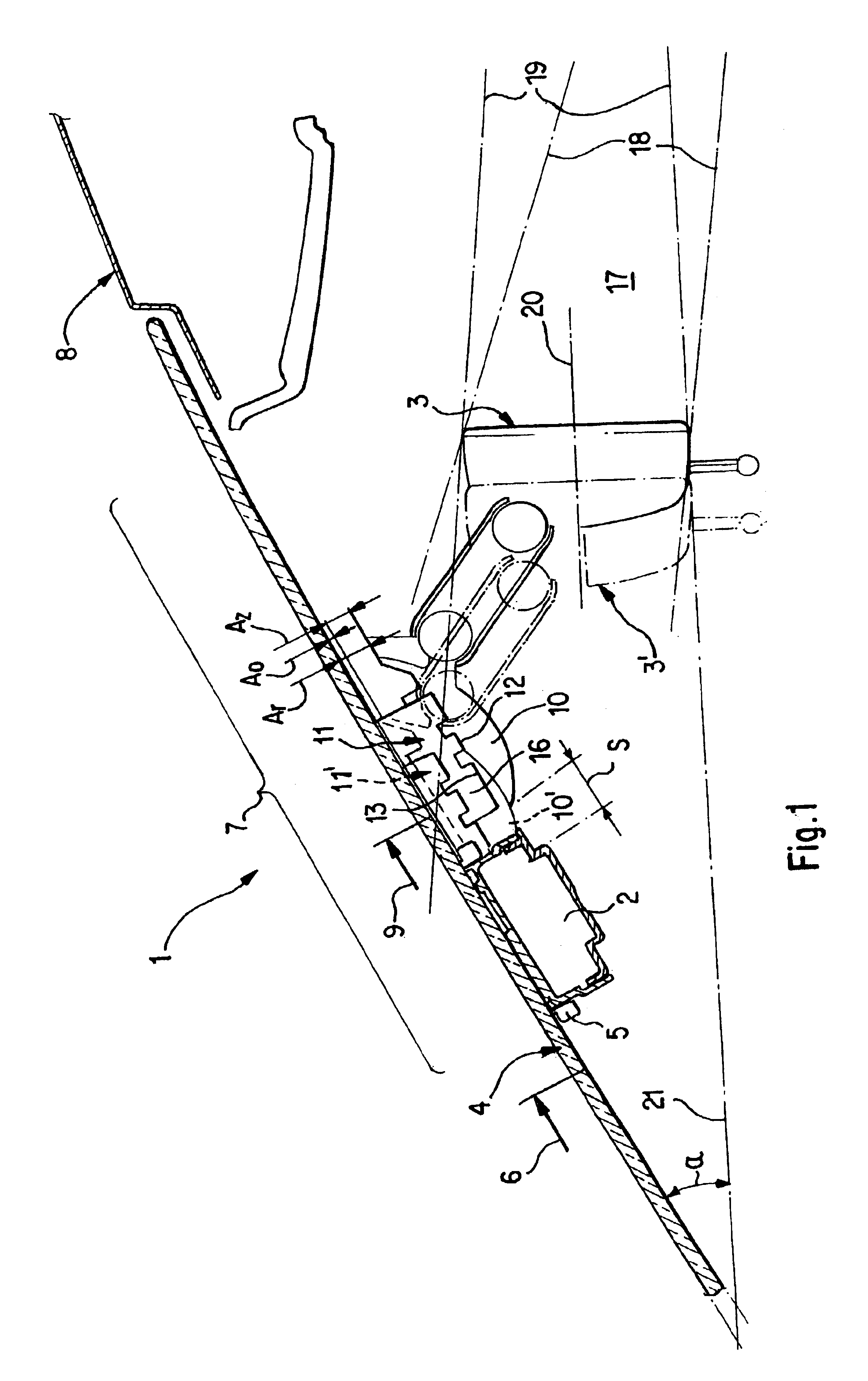 Sensor-mirror arrangement on a windshield