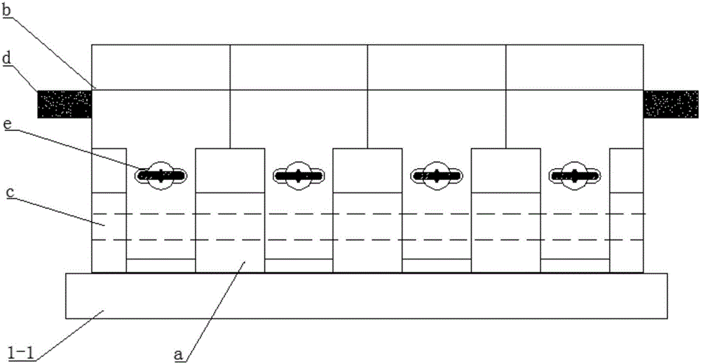 Reinforcing bar bundling machine based on driven opening and closing clamping block devices