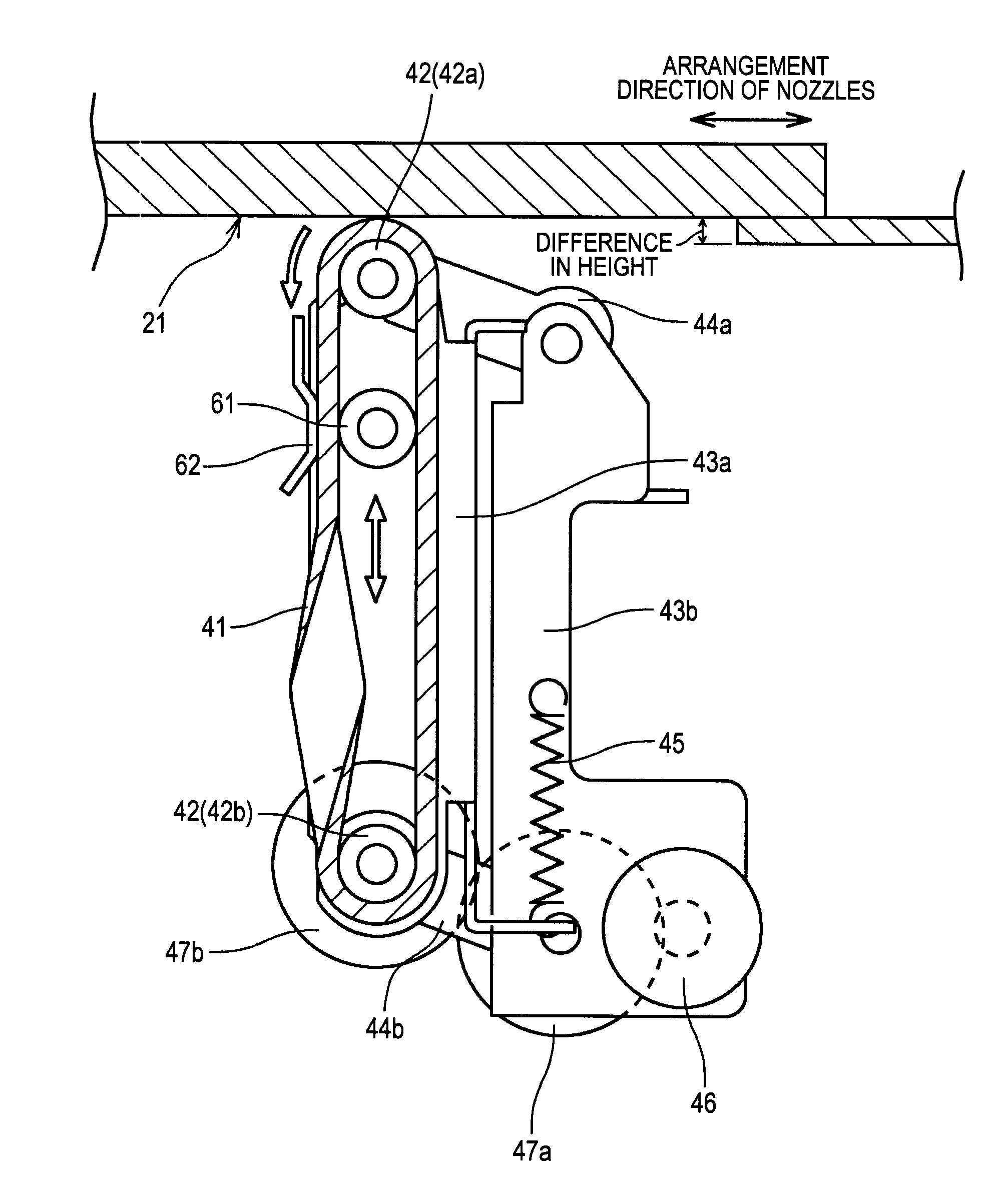 Liquid discharge apparatus having cleaning belts in the shape of a Mobius strip and method of controlling the same