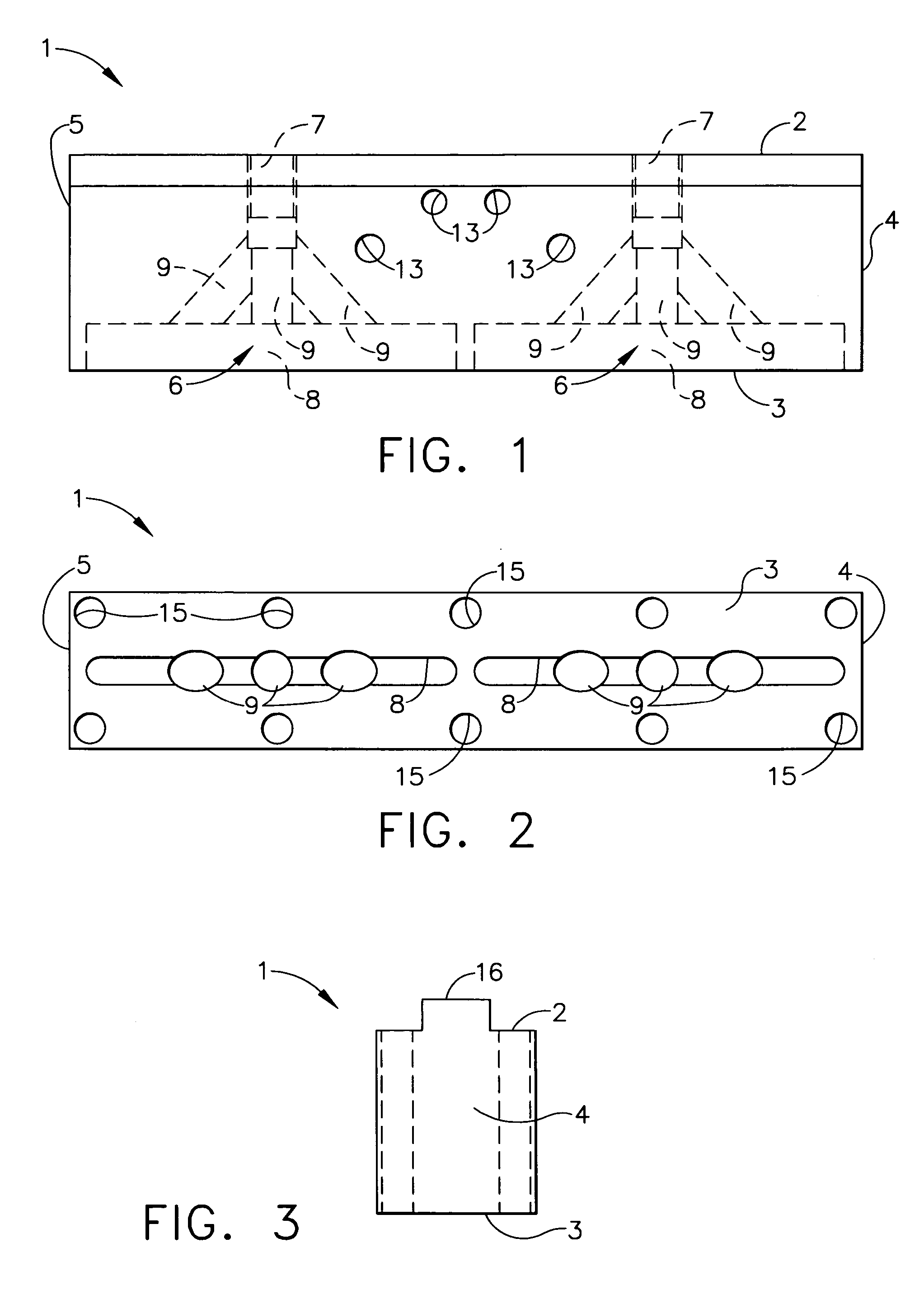 Applicator head for applying fluid material to substrate