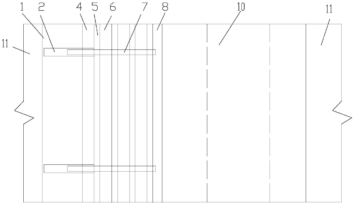 Dislocated expansion joint structure of bridge structural breaking joint