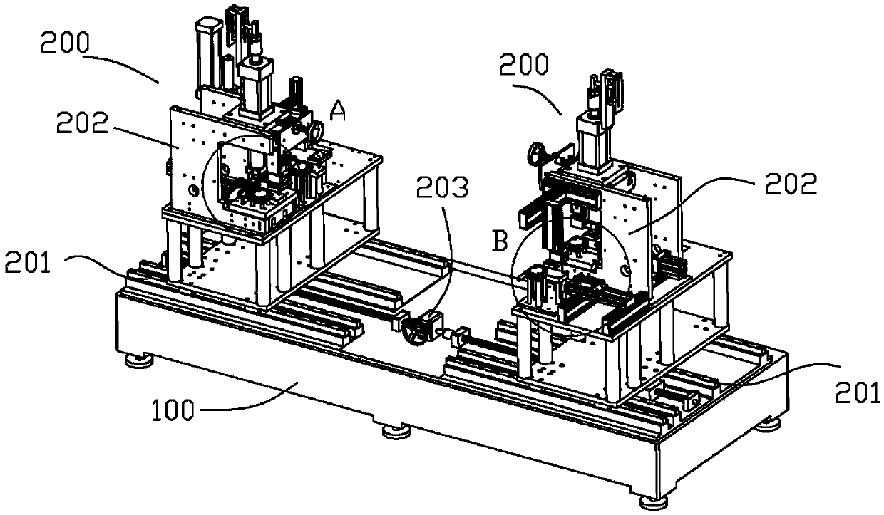 Staggered aluminum profile stamping device